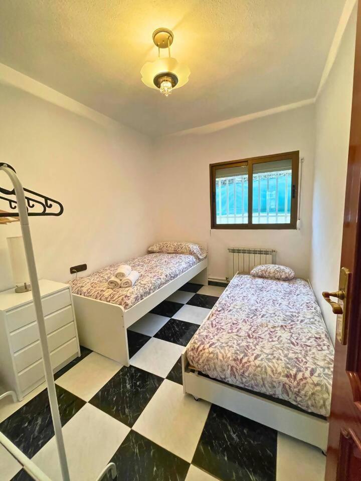 Casa Con Jardin En Ogijares Villa Eksteriør bilde